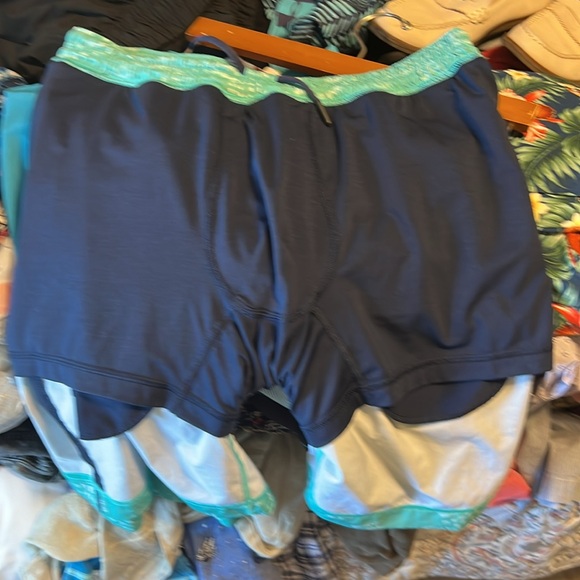Green and blue swim trunks with inner boxers drawstring and pockets sz 32 - Picture 6 of 6